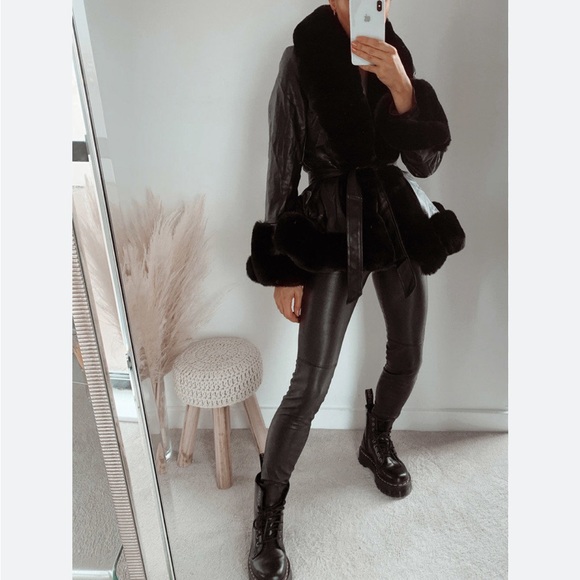 Premium Faux fur black belted coat, collared fur & fur sleeve cuffs faux leather - Picture 3 of 7